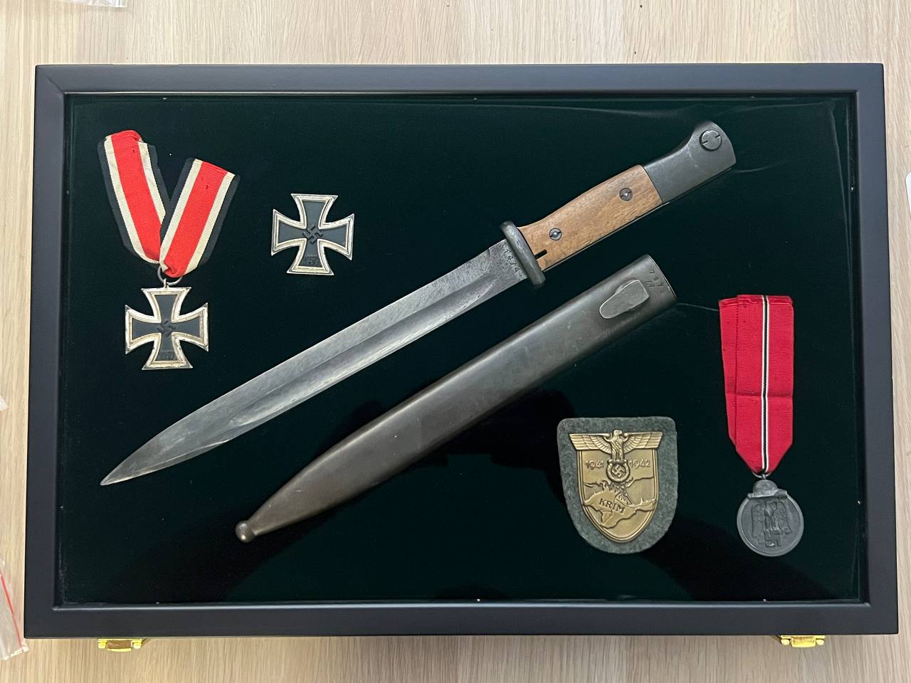Display case 12×18”