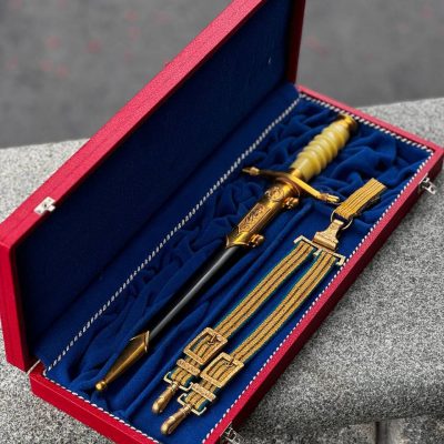 DDR General’s dagger. MINT!