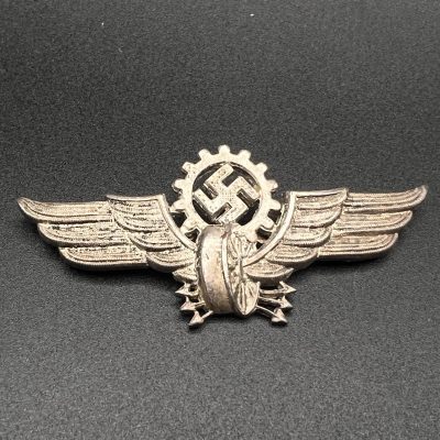 Cap Badge of Tram and Private Railway Services of the Reichsbahn.