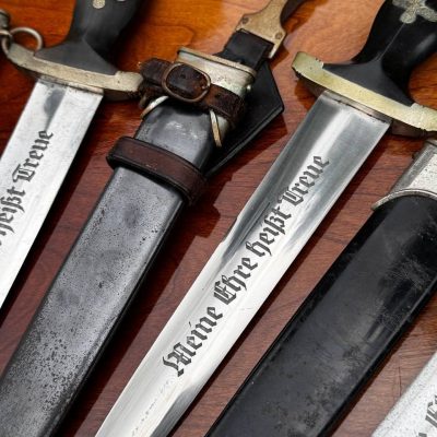SS Dagger by Robert Klaas with Vertical Hanger