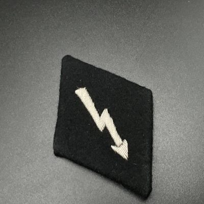 A Sleeve Diamond for SS Signals Enlisted