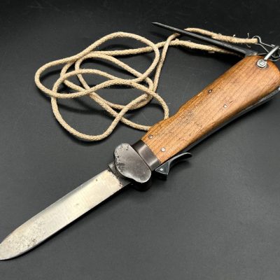 Gravity Knife with Lanyard