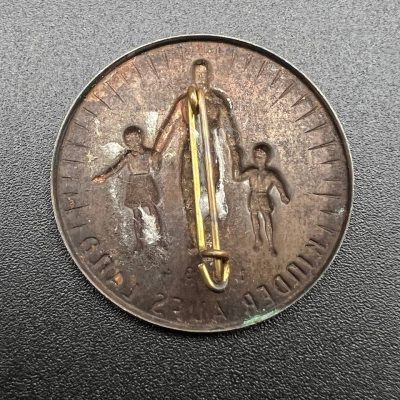 “Kinder aufs Land” Children’s Relief Badge, 1934