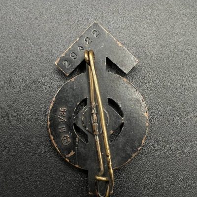 Hitler Youth Sport Badge in Black. M1/36