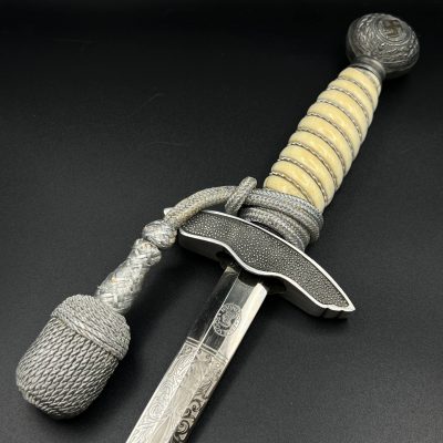 Engraved Luftwaffe Dagger by Voos