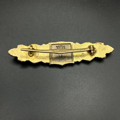 Close Combat Clasp in Gold