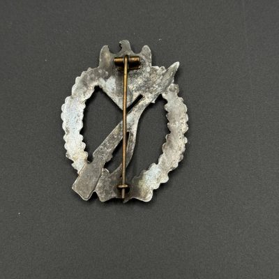 Infantry Assault Badge in Silver, Zinc/Pot Metal, unmarked